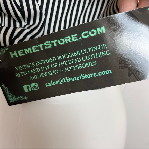 NWt Hemet WOMEN'S A STRIPE LOVE AFFAIR KNOT TOP - Picture 8 of 9